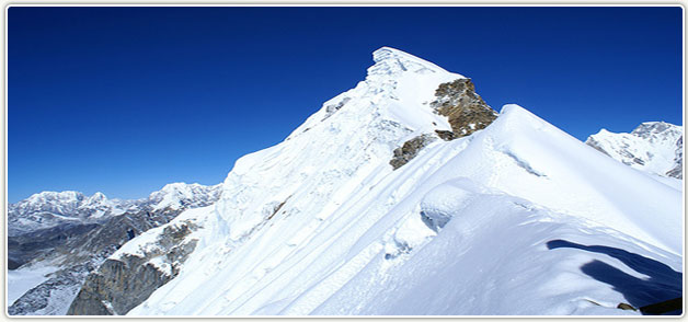 lobuche-east-peak-climbing